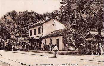 PERREGAUX - La Gare en 1900