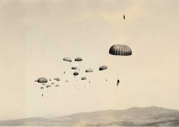 Sauts d'entretien pour les parachutistes