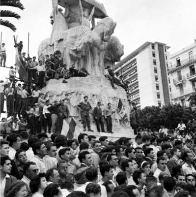 Au Monuments aux Morts d'ALGER