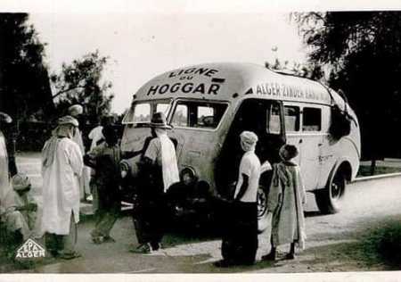 Autocar Renault sur la ligne du Hoggar