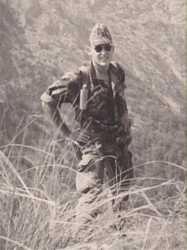 Parachutiste Jean Pierre POUJOL, du 1er RCP.
Photo J. P Poujol