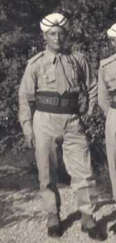Tirailleur Gilbert DEBARGE en 1960 en tenue d'apparat