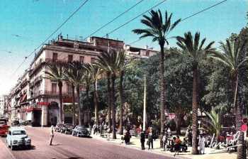 Alger, le square Bresson.