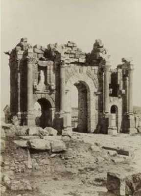 TIMGAD - Arc de Triomphe de TRAJAN